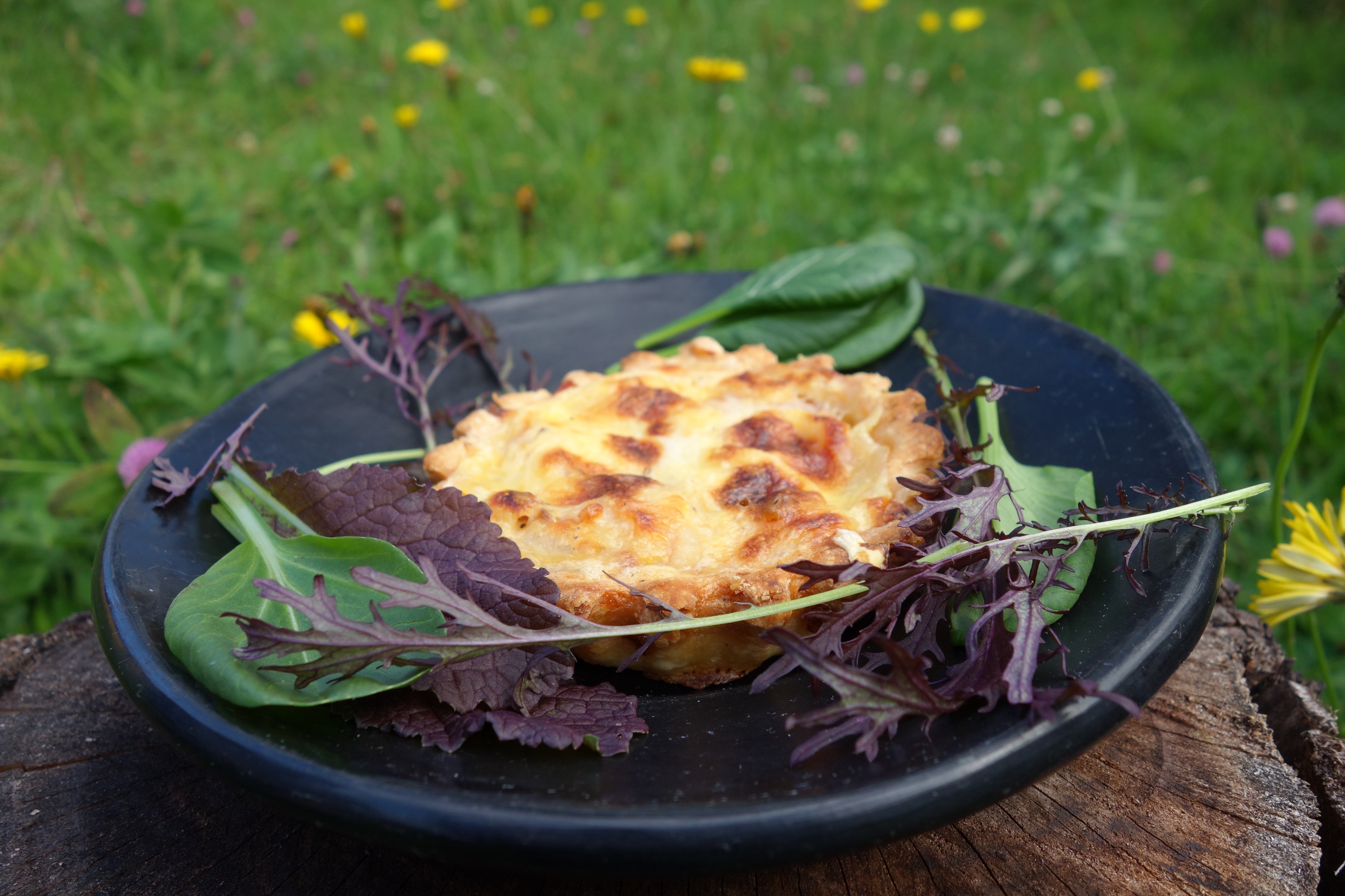 MINI-QUICHE DE ESPINACA, TOMATE CHERRY Y QUESO - INDIVIDUAL